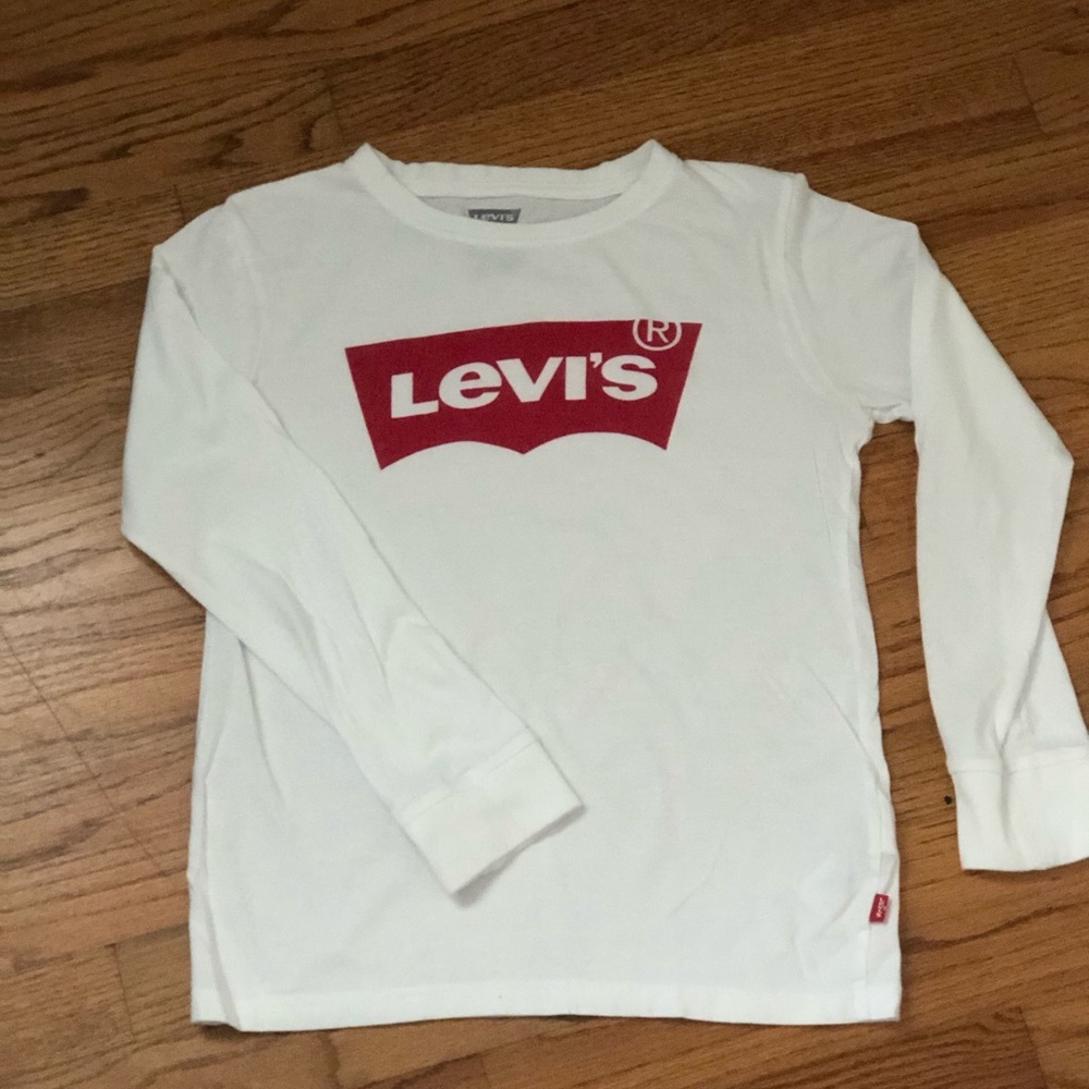 Levi’s tshirt